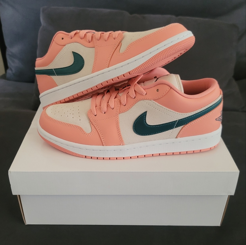 Sold🎊Jordan 1 low " Madder root"